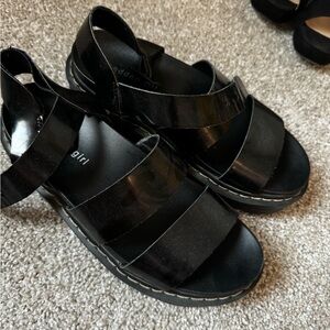 Madden girl size 7 sandals